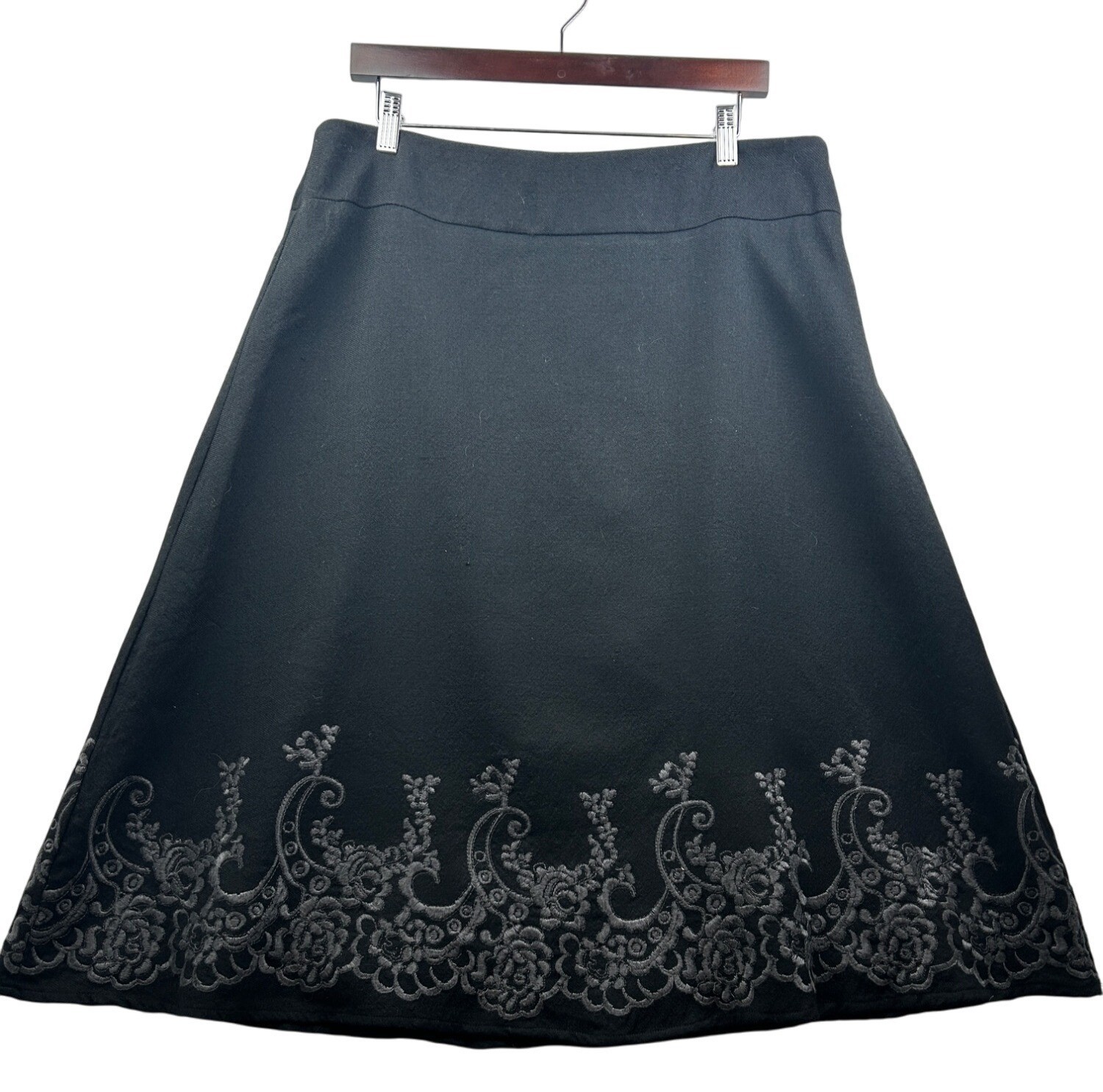 David Brooks Black Wool Skirt Womens Size 14 Floral Embroidered Dark Academia Aesthetic
