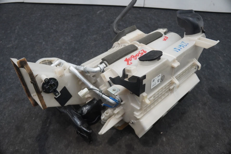 Caja de carcasa de calentador de aire acondicionado HVAC 6G33-18N407-AA Aston Martin V8 Vantage 2008 Foto 3 de 4