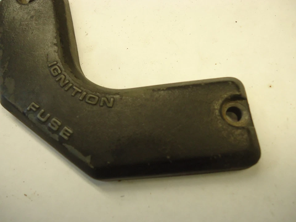 80-82 HONDA CB750C CAJA DE FUSIBLES PLACA DE CUBIERTA OEM CB900 PERSONALIZADO CB900C CB750 Foto 3 de 4