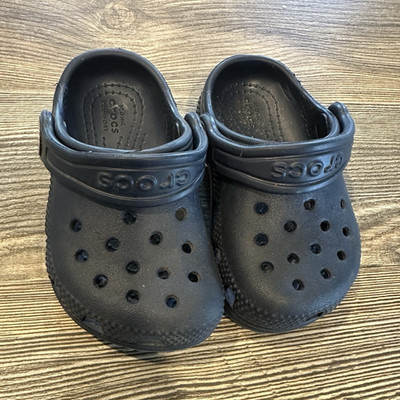 Crocs Classic Black Clog Shoes Unisex Kids Size C5 Lightweight Slip On