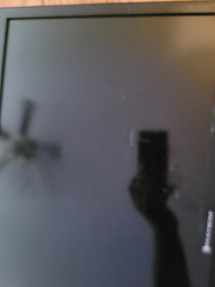 Element Flat Screen Tv ELEFW231 NoN Smart TV No Remote. Works 21.5 Inch - Image 3 of 4