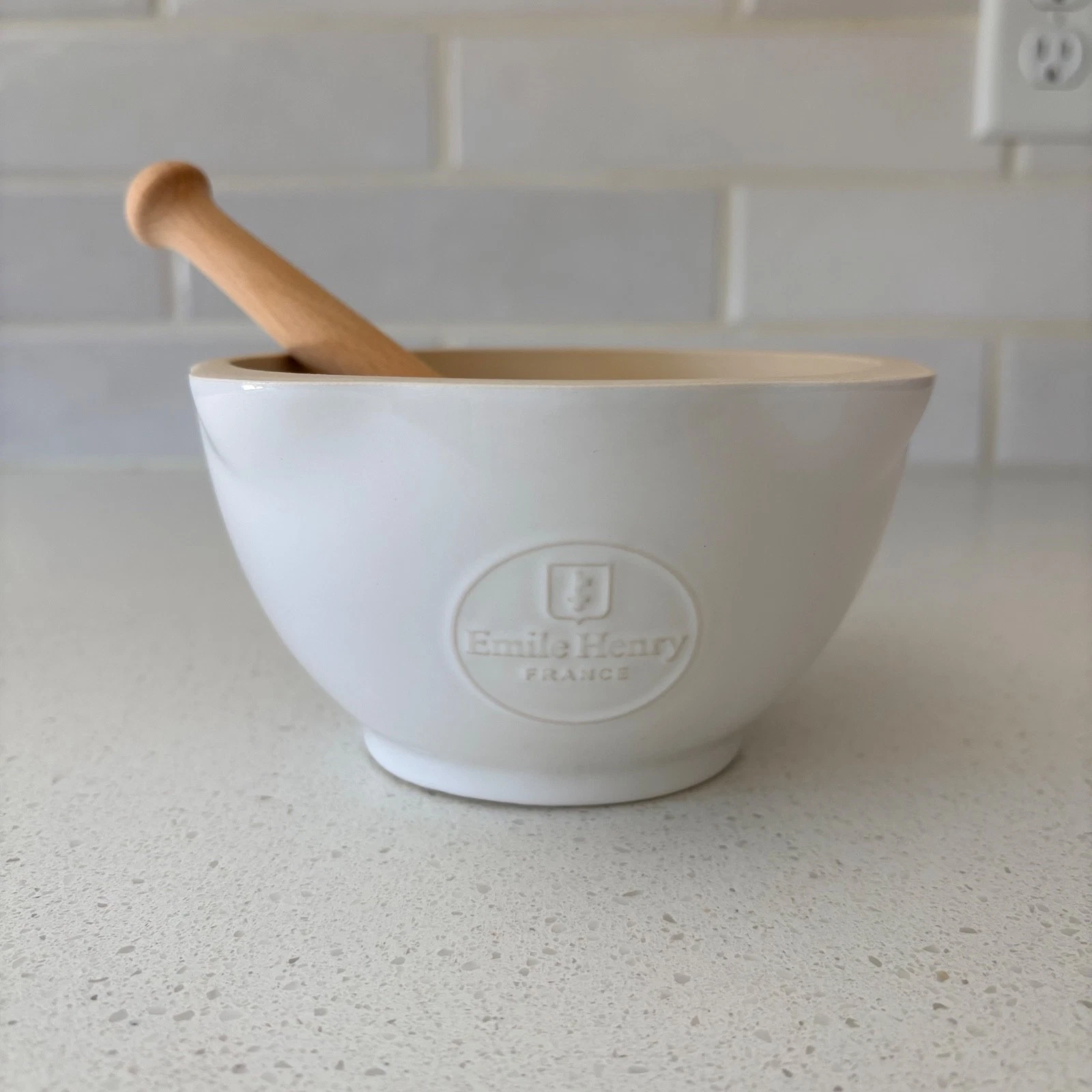 Emile Henry Mortar and Pestle Nougat (White) Stoneware Made in France
Opens in a new window or tab