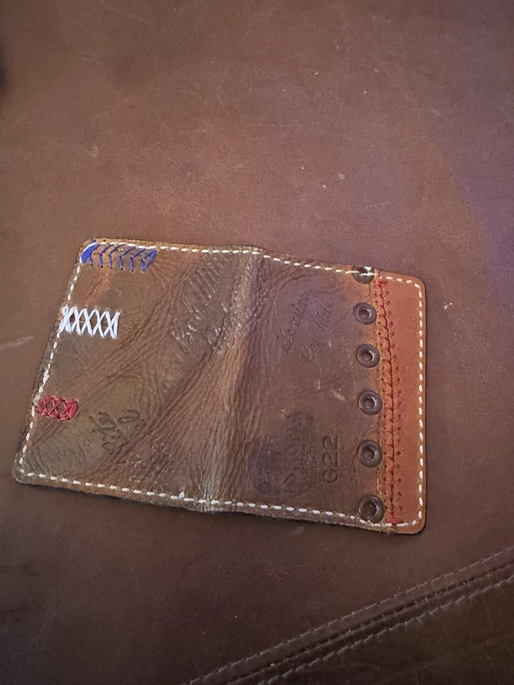 Cartera Hecha a Mano - Guante de Béisbol de Colección Nokona G22 Bob Miller Respaldado Cuero Foto 3 de 4