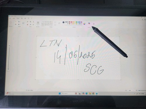 Wacom Cintiq 22 Graphics Tablet – Used,Includes Cables , Pen - Photo 3/10
