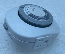 Intertek Indoor Grounder Outlet Timer Programmable WC1025