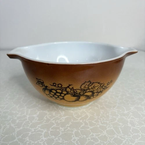 Vintage Pyrex 441 Cinderella Mixing Bowl Old Orchard Brown Fruit 1.5 Pint