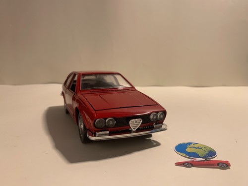 Bburago Alfa Romeo Alfetta GT, automodello scala 1:24 - 1:25, vintage (1185) - Foto 2 di 7