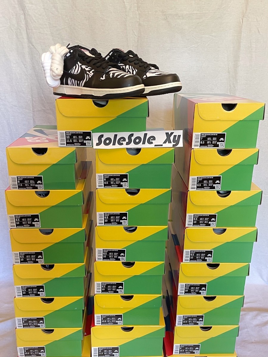 Size 10 - Nike Quartersnacks x Dunk SB Low Little Debbie's Size 10 - Nike Quartersnacks x Dunk SB Low Little Debbie's