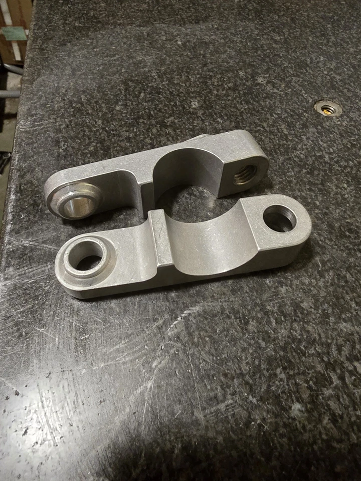 Abrazadera de tubo de 1-1/4" Foto 4 de 4