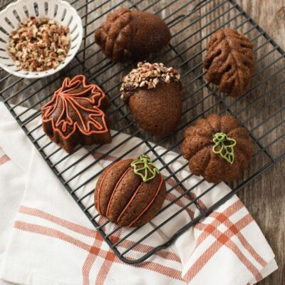 【新品】ノルディックウェア　Autumn Treats Pan Nordic Ware Autumn Treats Pan | eBay