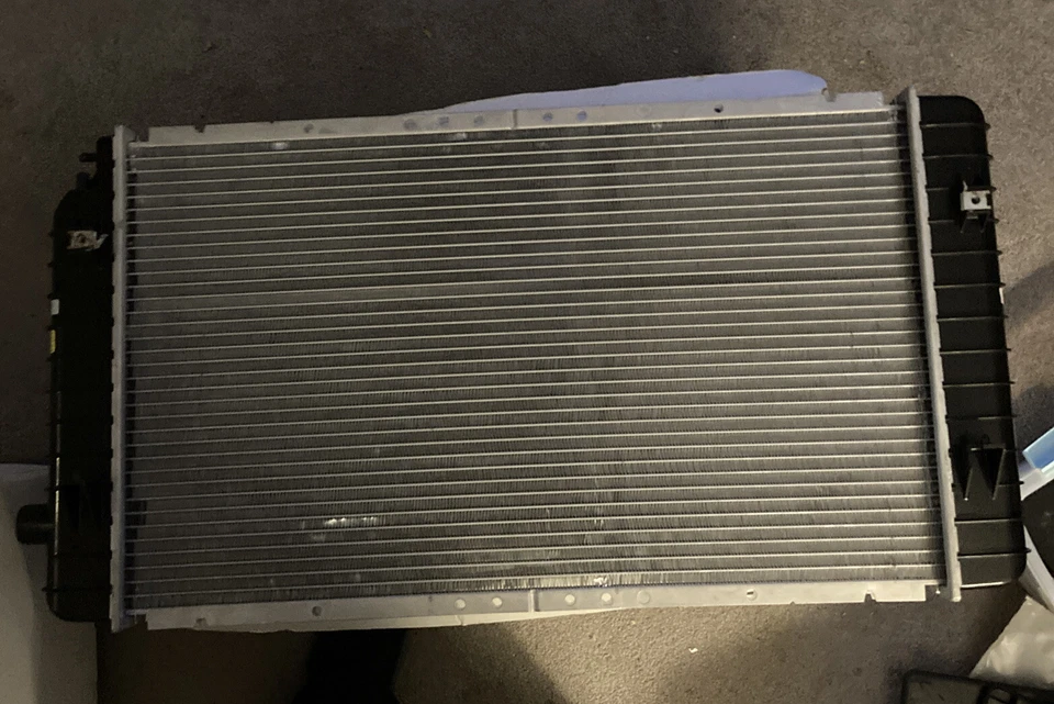 Radiador de 3 filas para Oldsmobile Achieva/Pontiac Grand Am/Buick Skylark 1994-1998 Foto 2 de 4