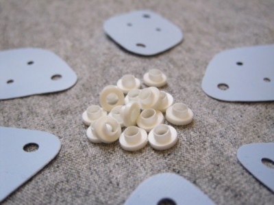 TO-220 & TO-3 Heat Sink Washer Kit With Silicon Insulation Pads - 18 Pieces