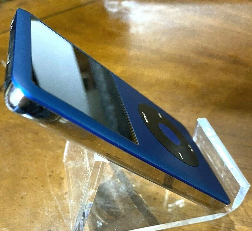 Apple iPod Classic 6th Generation Blue Black (80 GB) MB147LL - Excellent !! - Image 4 of 4