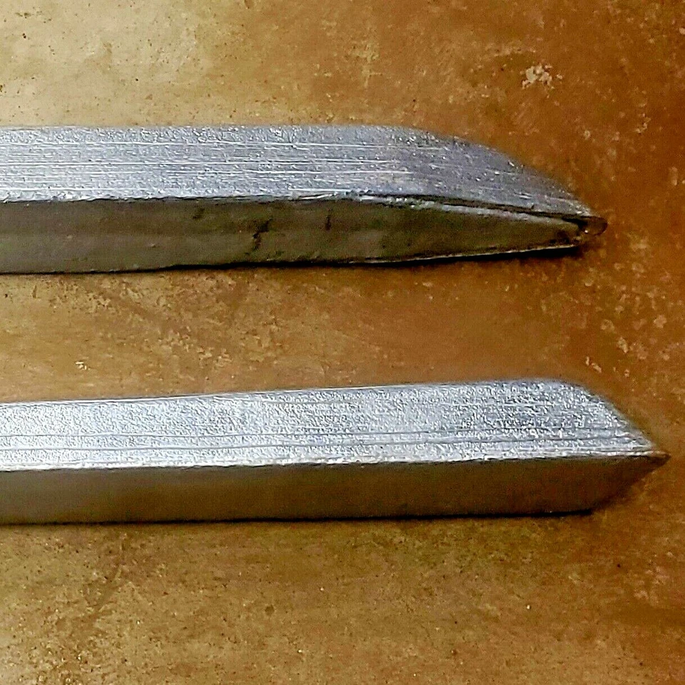 Liga linótipo (4% estanho, 12% antimônio e 84% chumbo), aprox. 20 lb. cada lingote - Imagem 4 de 4