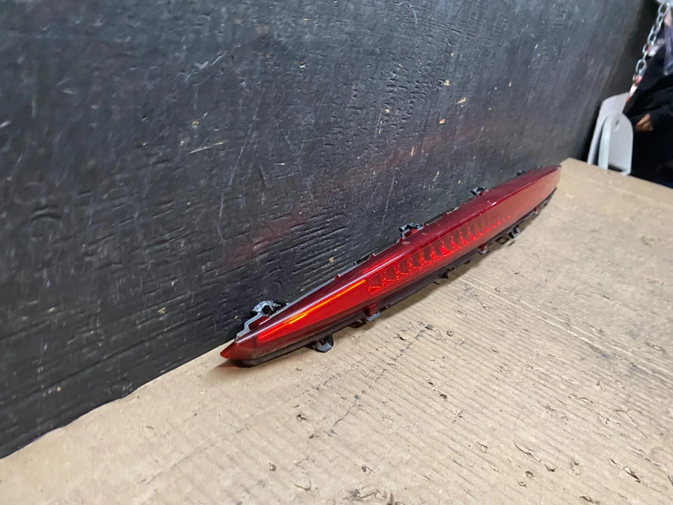 2004-2009 Cadillac Srx третий 3-й задний тормозной фонарь светодиодный центральный задний фонарь N3061 DG - Изображение 3 из 4