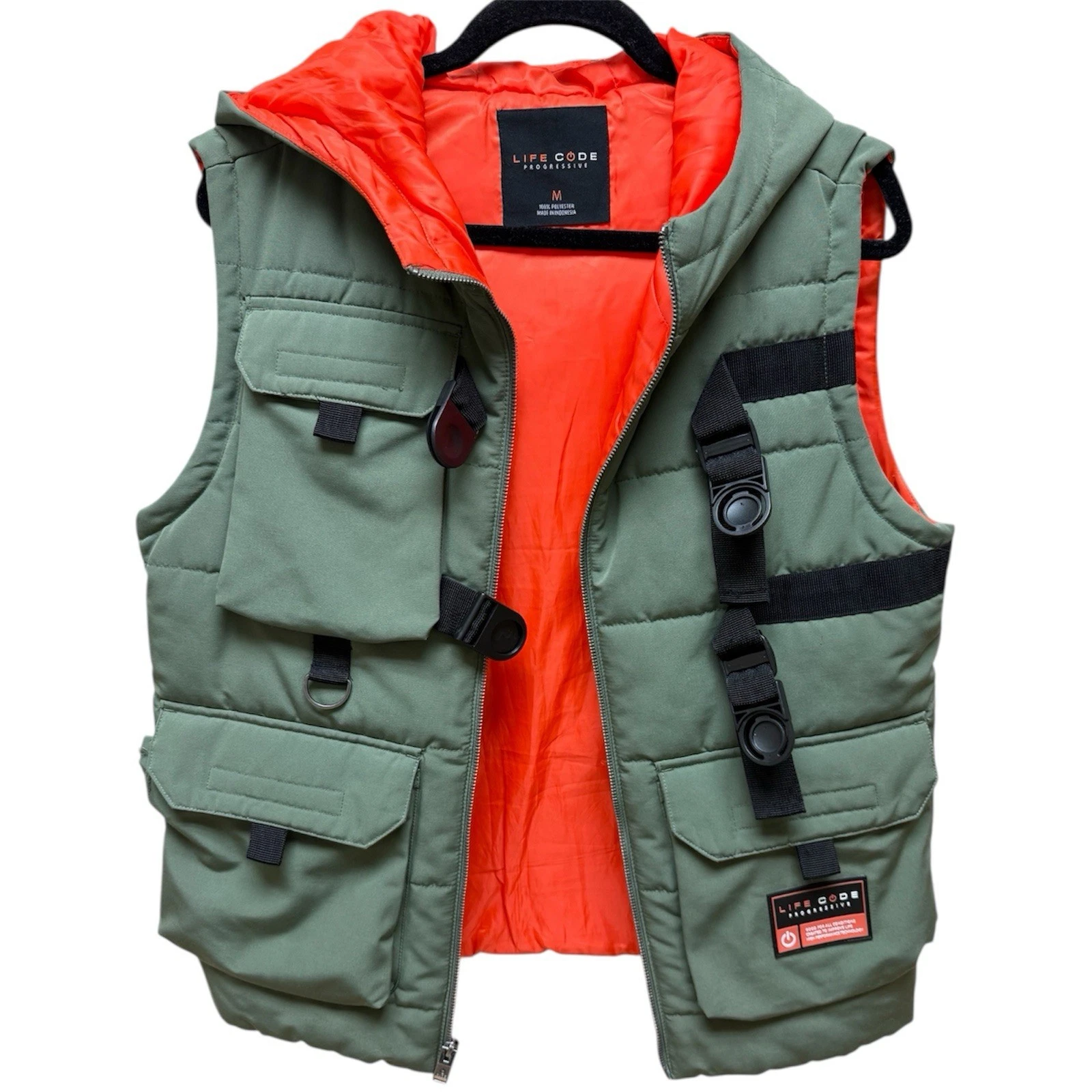 Life Code Progressive fishing vest.Men.Green/Orange. Hooded. Sz M. *Torn Pocket