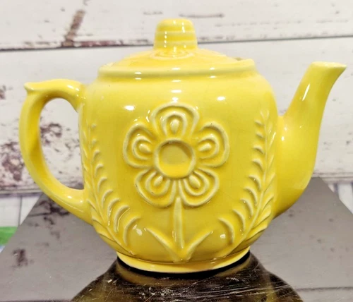 Vintage Shawnee USA Art Pottery Yellow Flowers & Fern Teapot