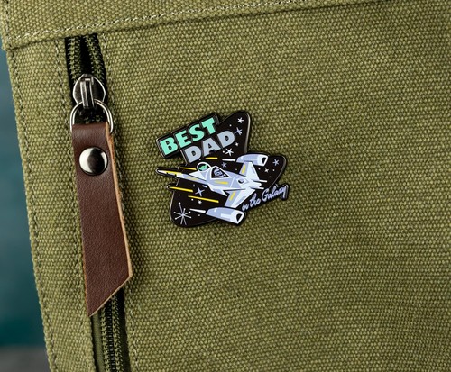 Star Wars: The Mandalorian "Best Dad In The Galaxy" Father's Day Enamel Pin - Photo 4/6