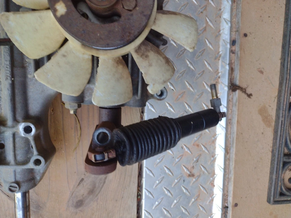 John Deere LT155 Transmission Transaxle AM130330 - Image 4 of 4