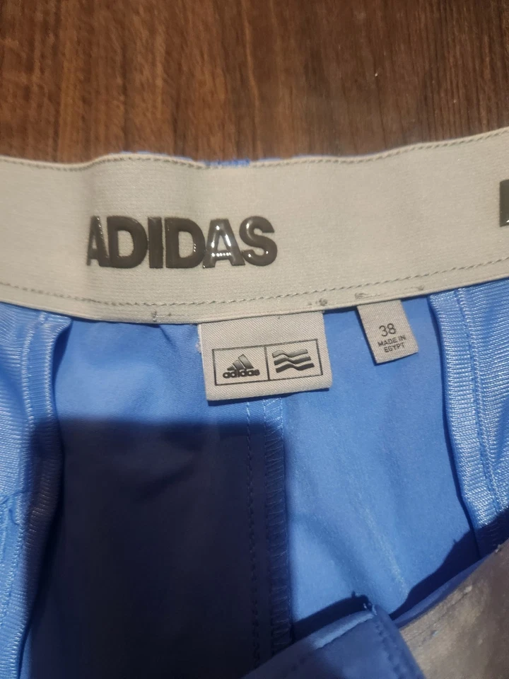Pantalones cortos de golf Adidas Ultimate 365 elásticos para hombre talla 38 azules Foto 2 de 4