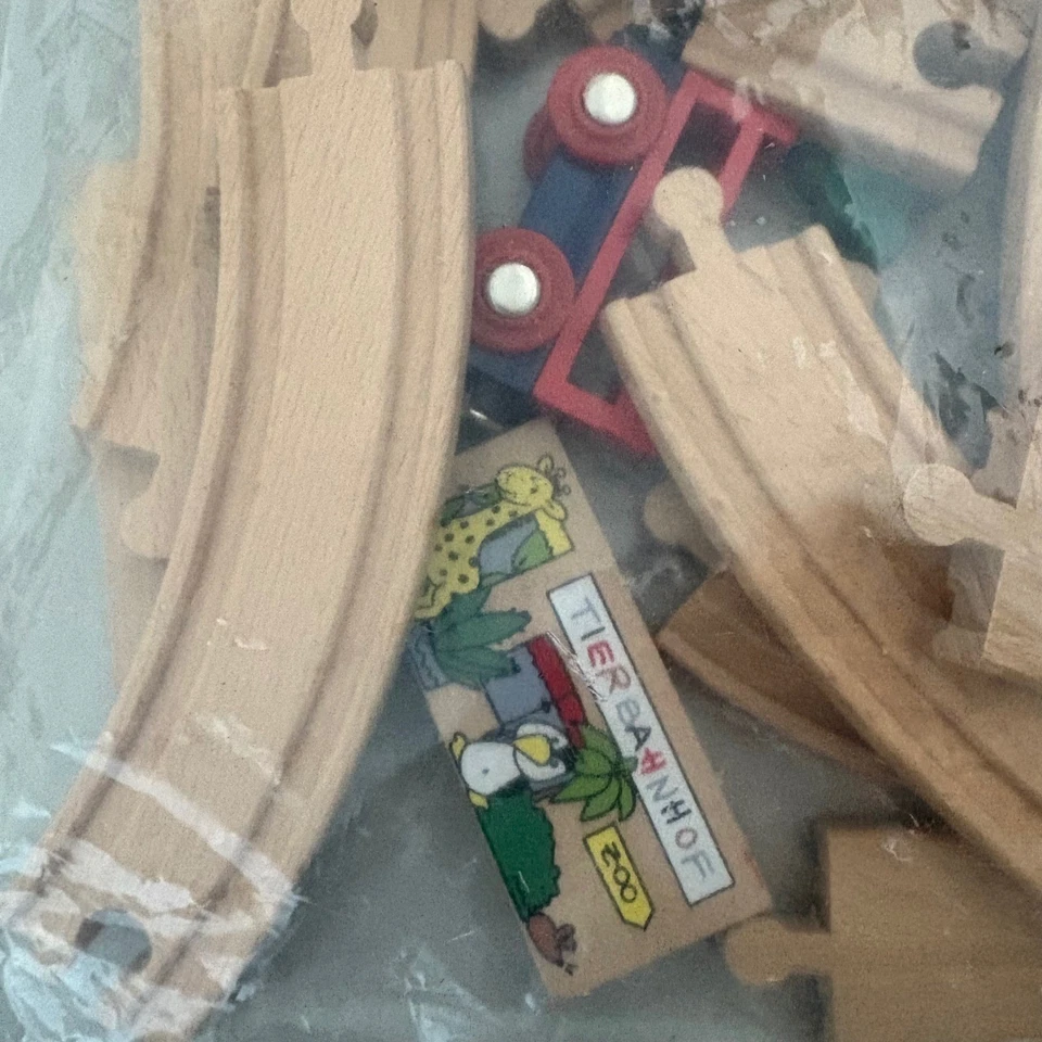 Thomas Wooden Train Track Set 27 Pieces 18 Tracks 2 Trains 3 Animals Zoo Sign - Image 4 of 4