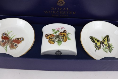 Royal Worcester De Colección 1982 Fine Bone China Juego de Plato/Bortija Mariposas Excelente - Imagen 3 de 17