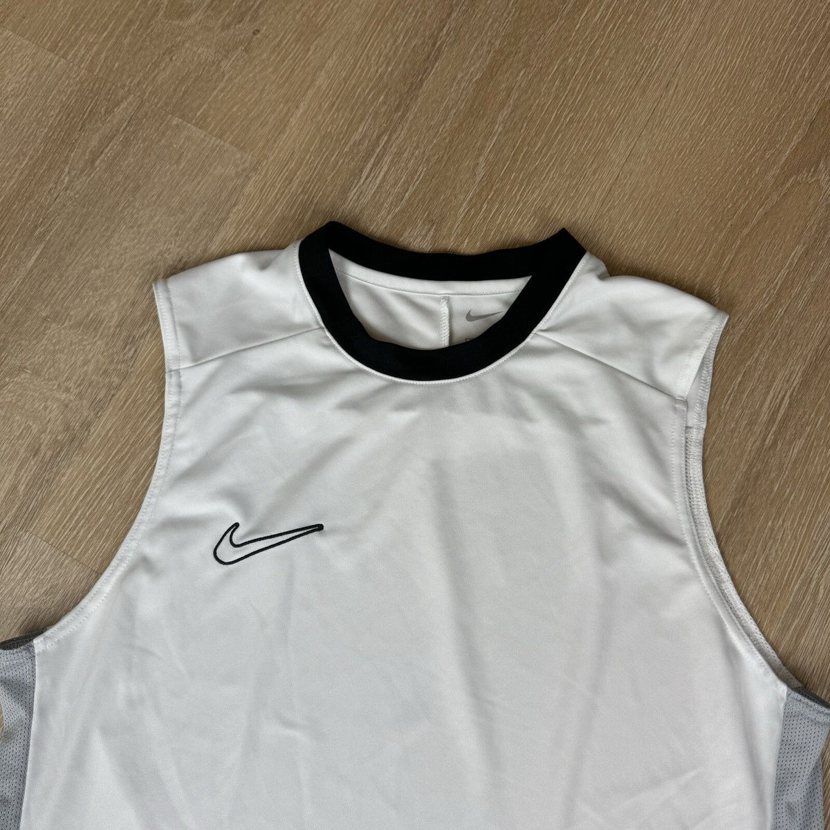 Nike Dri-FIT Soccer Futbol Sleeveless Jersey L Tank White