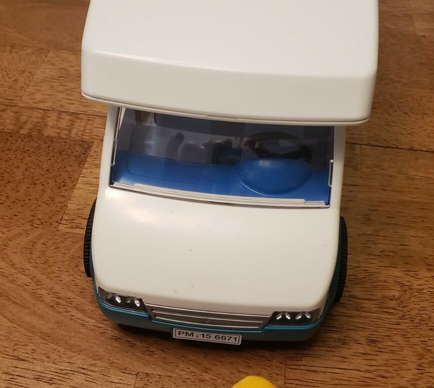 playmobil 6671 summer camper playset