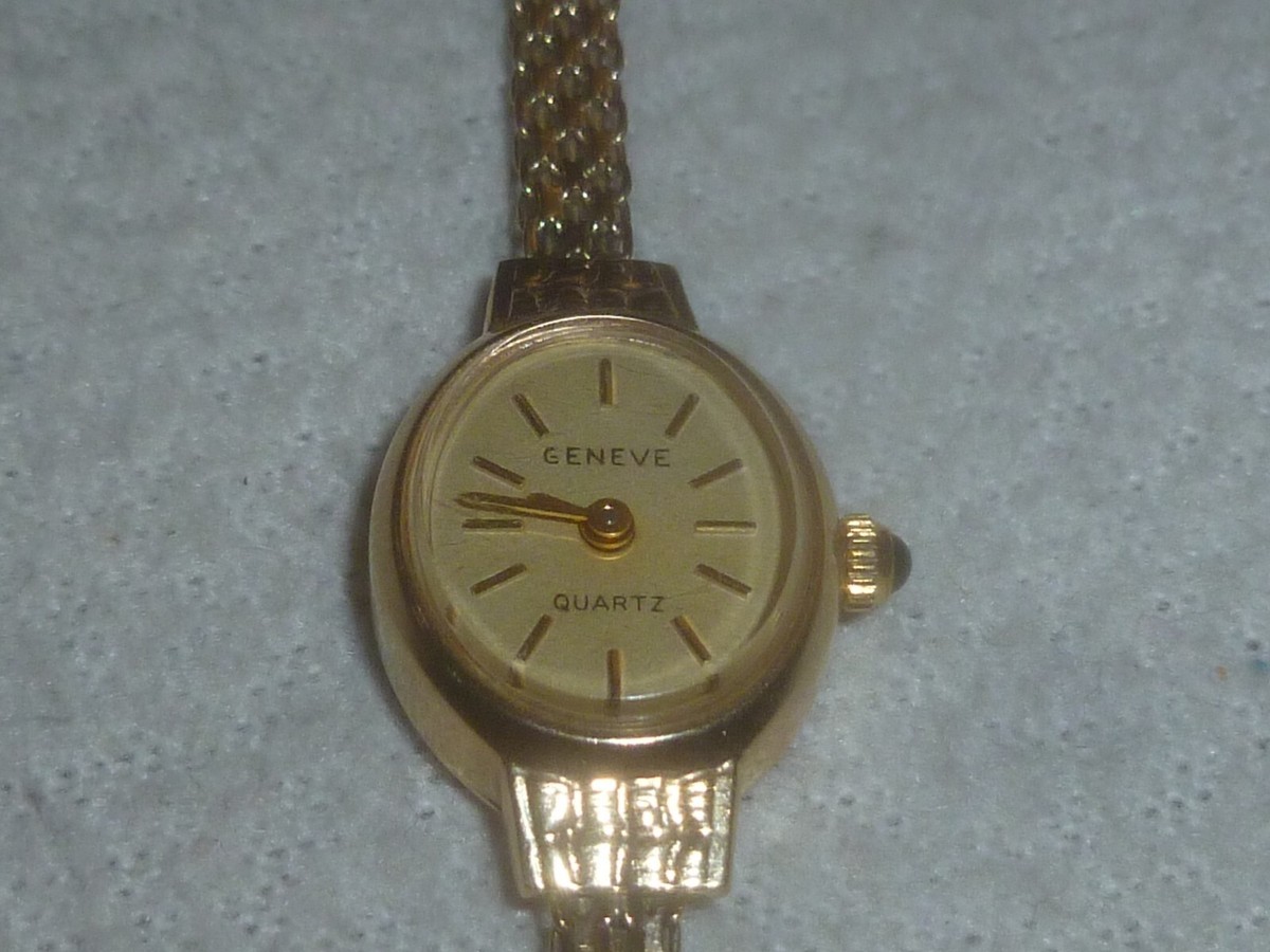 LADIES 14K GOLD GENEVE SWISS QUARTZ WRIST WATCH VINTAGE WOMANS OVAL FACE USA Vintage Geneve 14K Yellow Gold Diamond Ladies Watch Swiss  main image 3