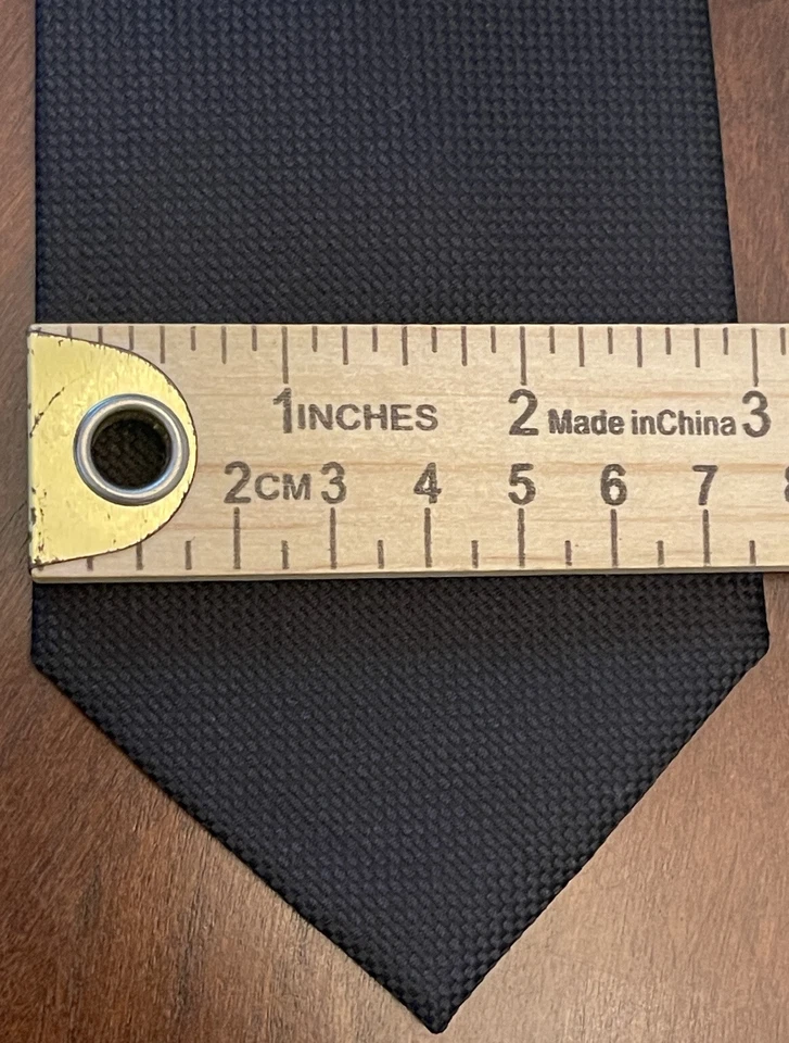 Geoffrey Beene Black 100 Polyester Men’s Neck Tie Made In China - Image 4 of 4