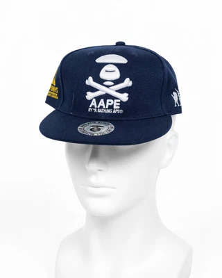 A BATHING APE ロゴキャップ ホワイト/ネイビー A BATHING APE® × MLB × NEW ERA® | bape.com