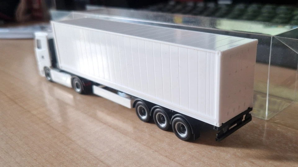 Herpa IVECO S-WAY autoarticolato trasporto container neutro bianco 1:87 OVP - Immagine 3 di 4