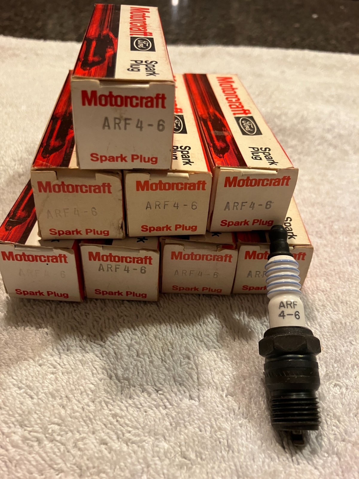 Set of 6 Motorcraft ARF4-6 Spark Plugs 1975 Checker 250 CID 6 Cyl