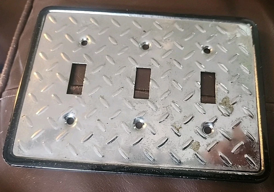 Алмазная пластина ~ хромированная крышка переключателя 3 зубца для мастерской гаража, б/у - Изображение 2 из 2