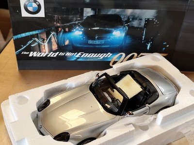 BMW Z8 James Bond 1999 1:18 Modell Auto 80 43 0 007 667