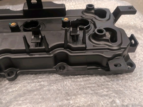 2009 infiniti FX35 front right passenger side engine valve cover plastic - Picture 5 of 14