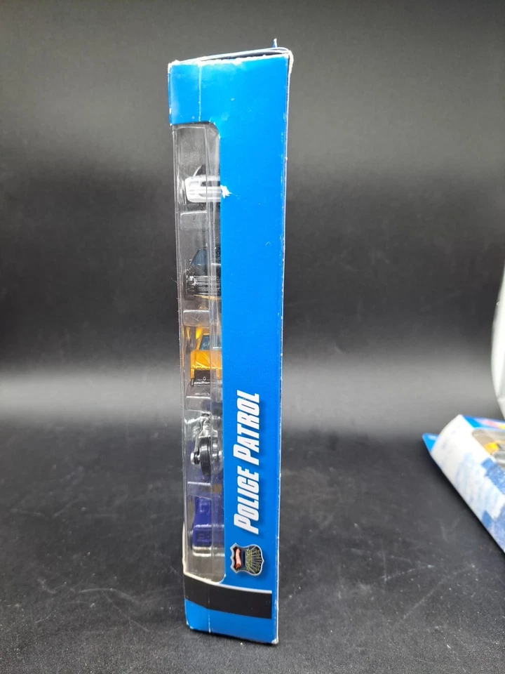 Hot Wheels 5 Pack 2010 Police Pursuit And 2007 Police Patrol - Image 3 of 4