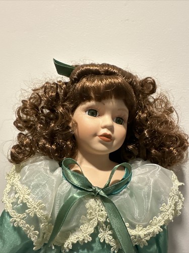 Bambola in porcellana 17" capelli ramati occhi azzurri - Foto 1 di 3