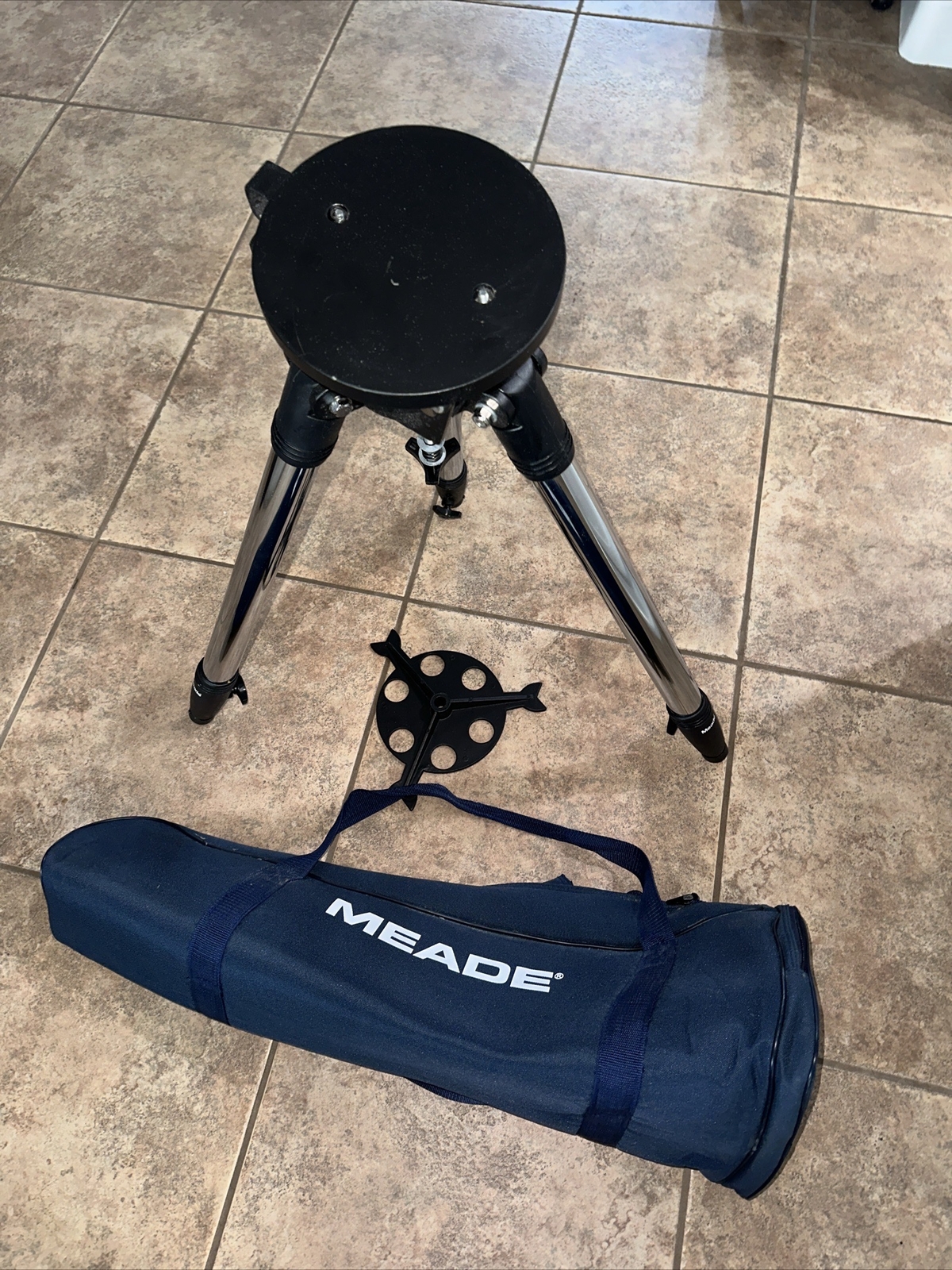 Meade 884 Deluxe Field Telescope Tripod with Carry Bag for ETX 90 105