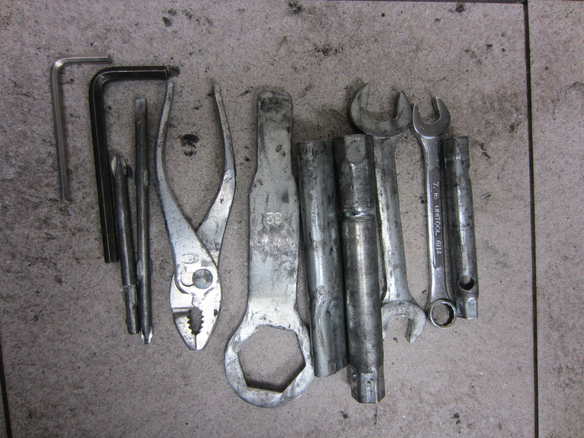 03-04 KAWASAKI NINJA ZX6R ZX636 636 OEM STOCK TOOLS OEM TOOL BAG
