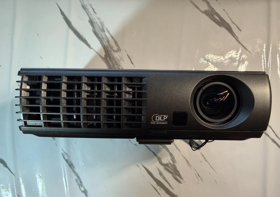 Proyector Optoma EP766 DLP 3200 Lúmenes HDMI VGA XGA FUNCIONANDO Foto 2 de 4