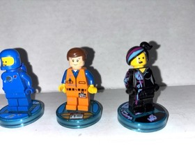 LEGO The LEGO Movie - Emmet  Wyldstyle Bad Cop Benny Spaceman Minifigures Tags