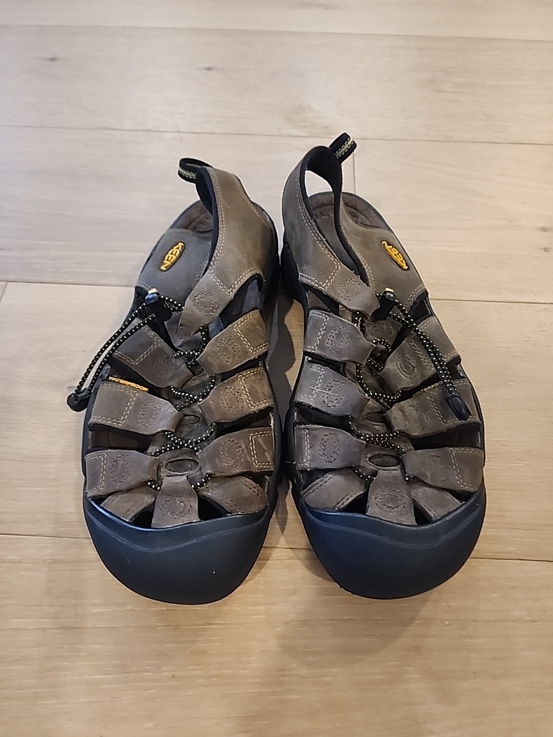 Sandali Keen Newport da uomo 10 5 in pelle marrone impermeabili sportivi escursionismo pesca