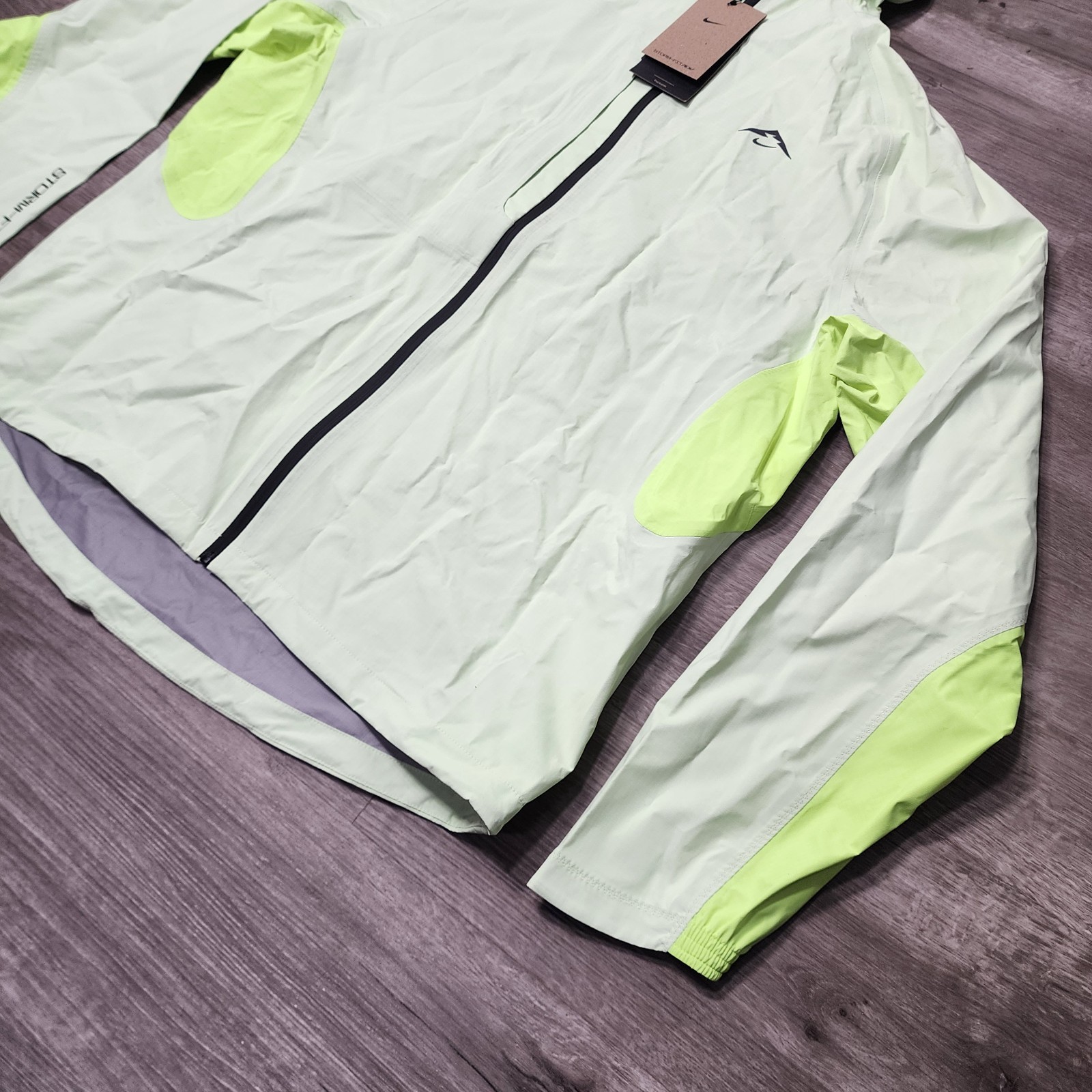 Nike Men's Medium Trail Netplus Cosmic Peaks Storm-FIT Jacket image 3