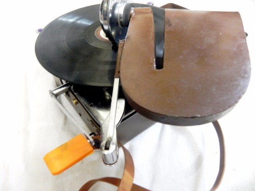 ANTIQUE MIKKY POCKET GRAMOPHONE PHONOGRAPH - Picture 7 of 7