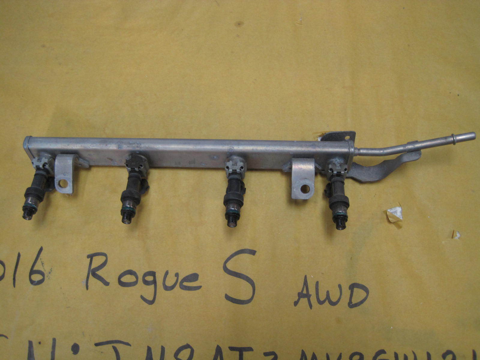 NISSAN ROGUE fuel injector rail 2.5 505 6407 2016 2015 2017 AWD S 2014