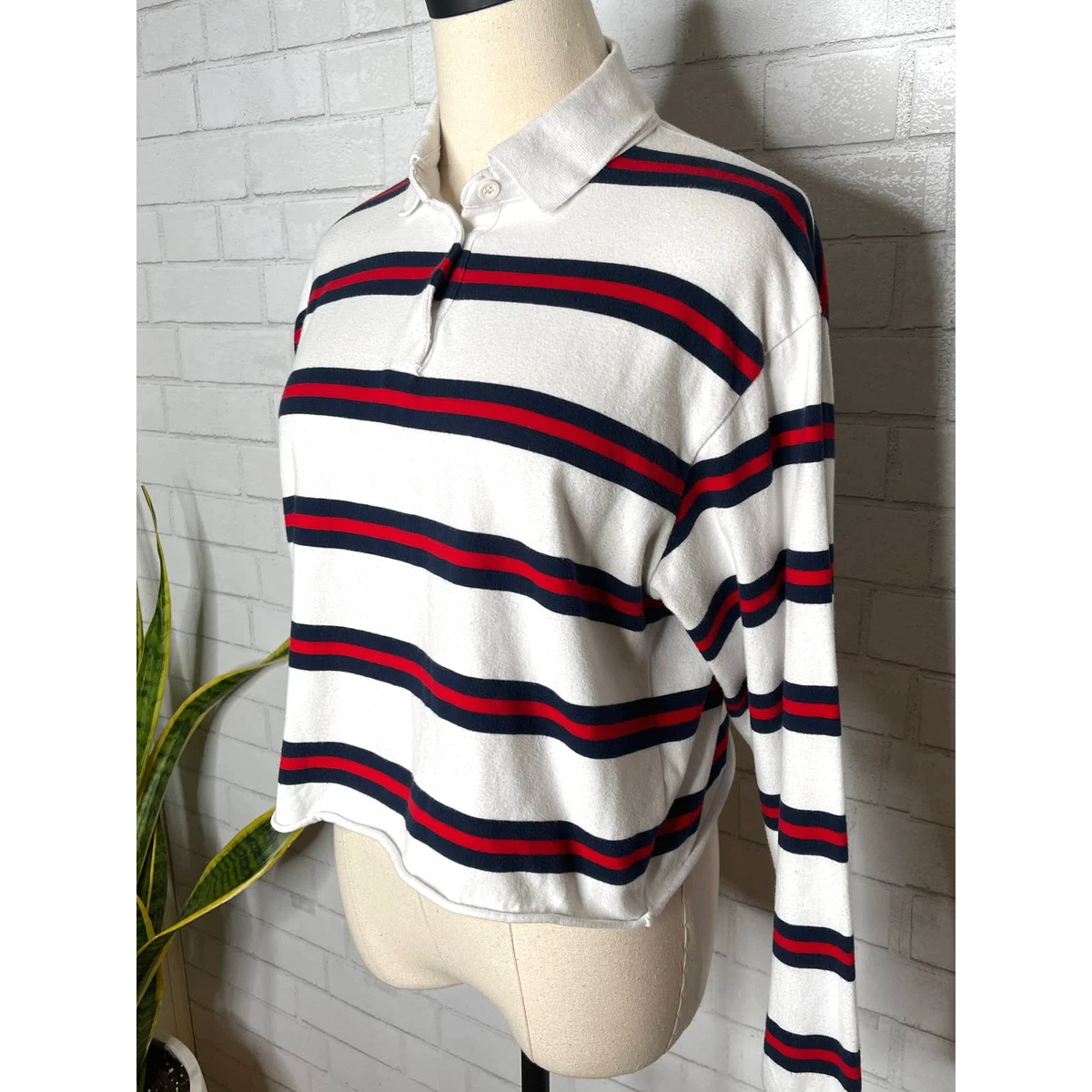 Emma chamberlain shop striped sweater