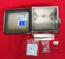 WIEGMANN METALLIC ENCLOSURE, BN406064CHSS, 66 IP RATING, 6" X 6" X 4", 304SS