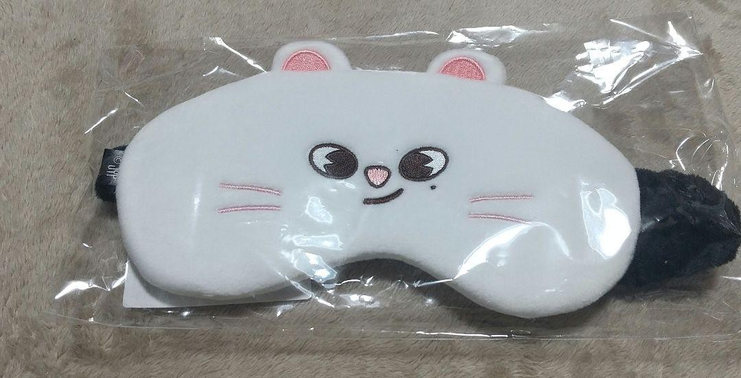 Stray Kids SKZOO Leeknow Leebit Eye mask official stuffed