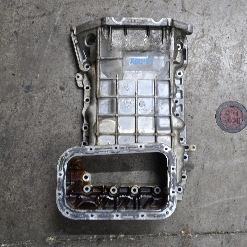 Cargador Challenger 300 cárter de aceite superior Chrysler Dodge 3,6 L 05184511AF AF OEM ALUMM Foto 2 de 3